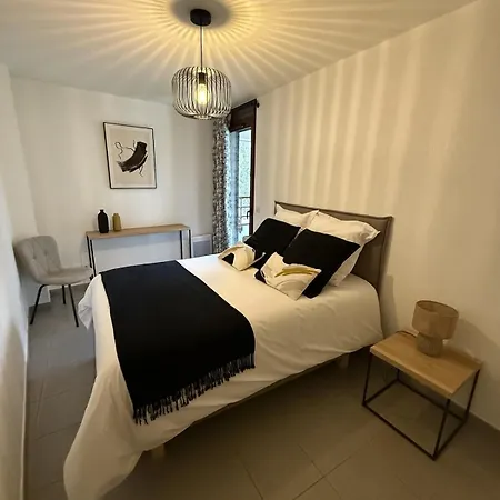 Appartement T3 Climatisé Avec Place De Parking Privé